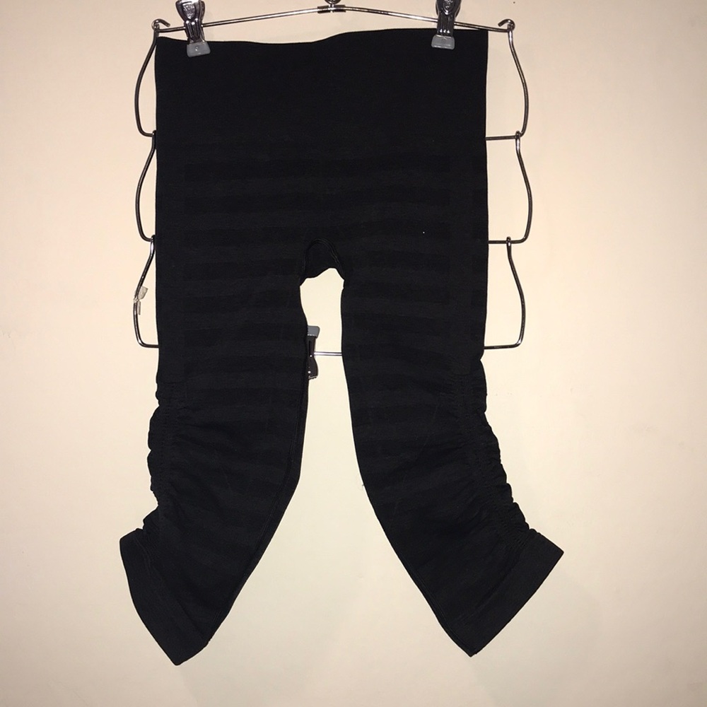Lululemon Capri MV L-7